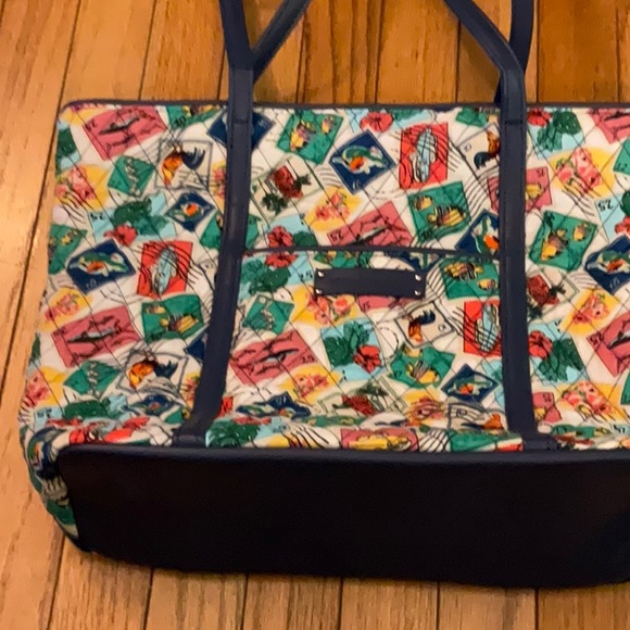 Vera Bradley small Vera tote with faux leather trim. - Picture 2 of 4